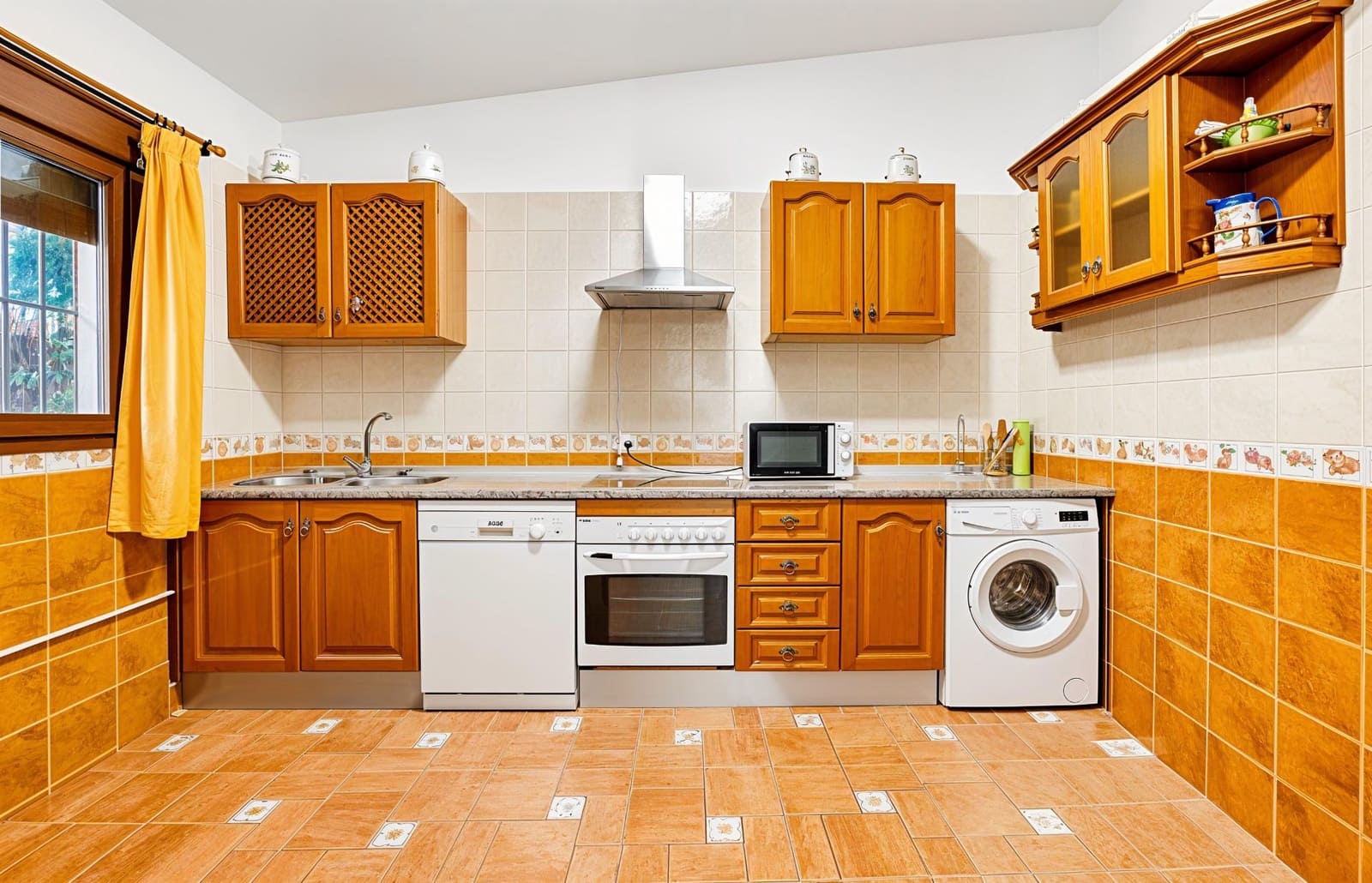 3 sypialnia Willa na sprzedaż w Chiclana de la Frontera z basenem - 349 990 € (Ref: 9296788)