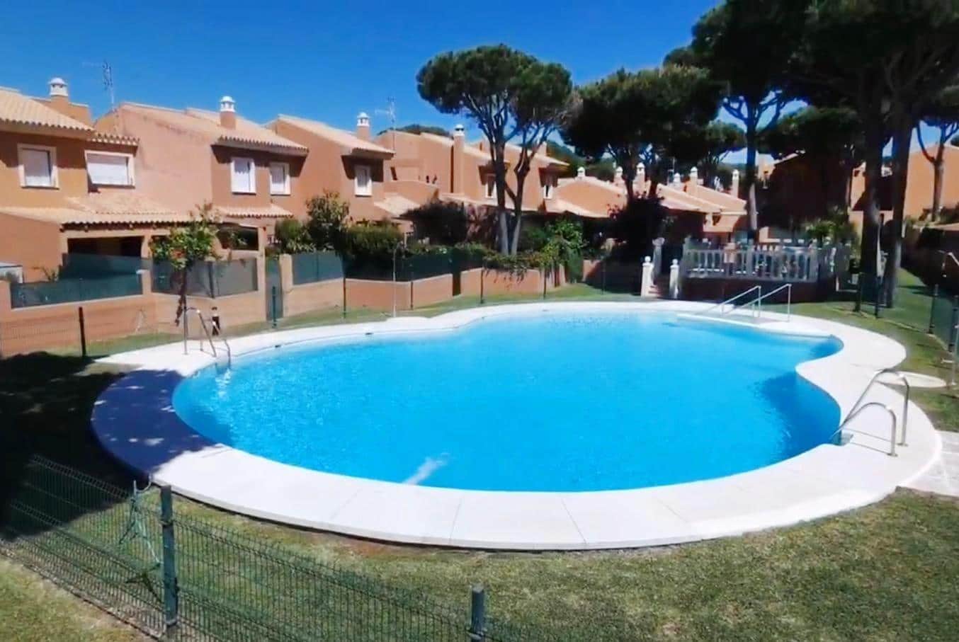 2 soverom Rekkehus til salgs i La Barrosa med svømmebasseng - € 349 990 (Ref: 9300969)