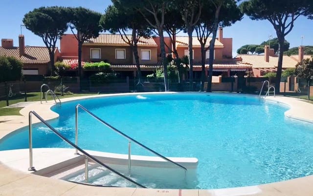 2 chambre Villa/Maison Mitoyenne à vendre à La Barrosa, Chiclana de la Frontera avec piscine - 349 990 € (Ref: 9300969)