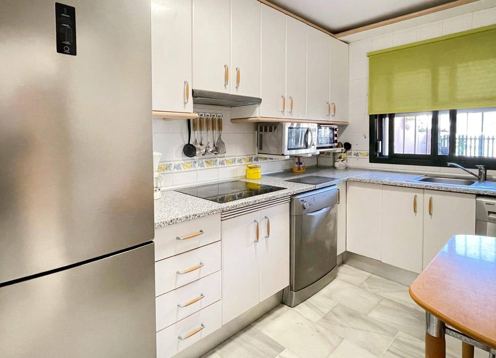 2 soverom Rekkehus til salgs i La Barrosa med svømmebasseng - € 349 990 (Ref: 9300969)