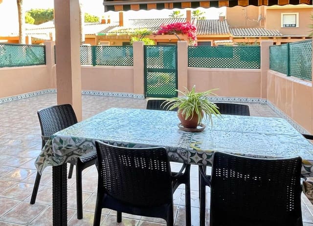 2 chambre Villa/Maison Mitoyenne à vendre à La Barrosa, Chiclana de la Frontera avec piscine - 349 990 € (Ref: 9300969)