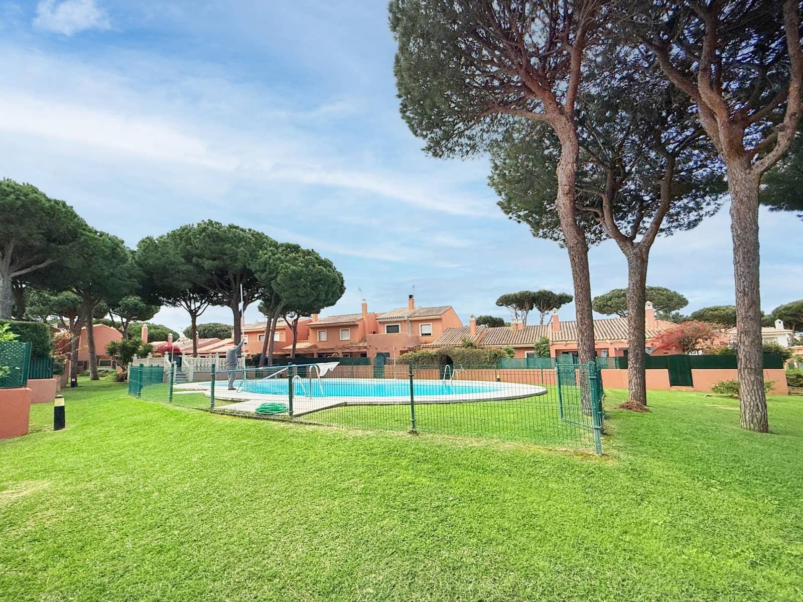 2 soverom Rekkehus til salgs i La Barrosa med svømmebasseng - € 349 990 (Ref: 9300969)