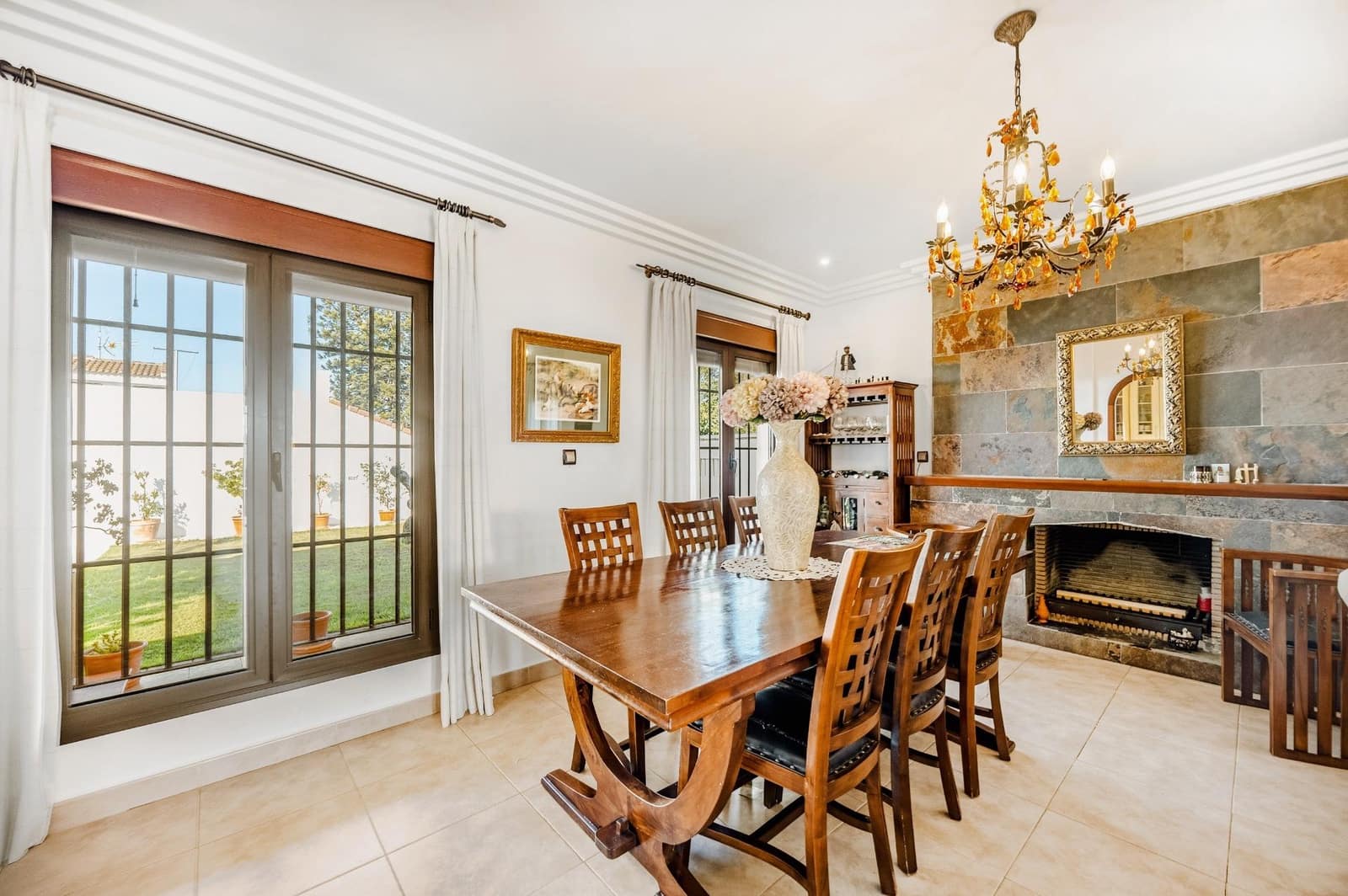 5 sypialnia Willa na sprzedaż w Chiclana de la Frontera z basenem garażem - 650 000 € (Ref: 9337869)