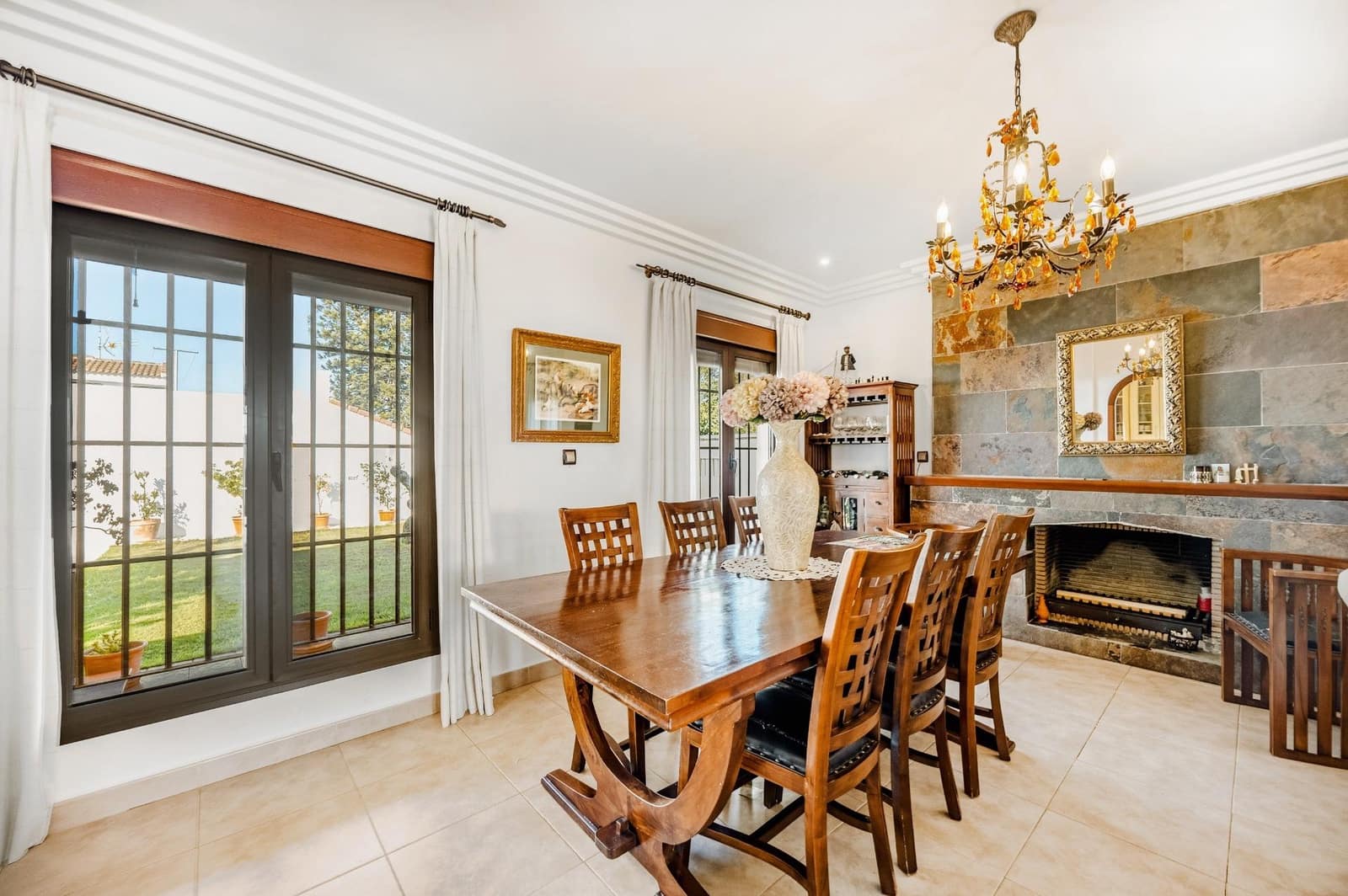 5 sypialnia Willa na sprzedaż w Chiclana de la Frontera z basenem garażem - 650 000 € (Ref: 9337869)