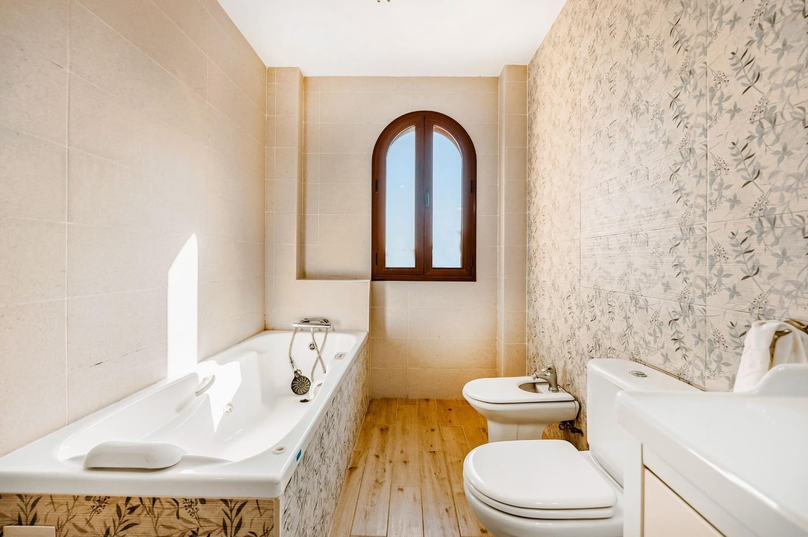 5 sypialnia Willa na sprzedaż w Chiclana de la Frontera z basenem garażem - 650 000 € (Ref: 9337869)