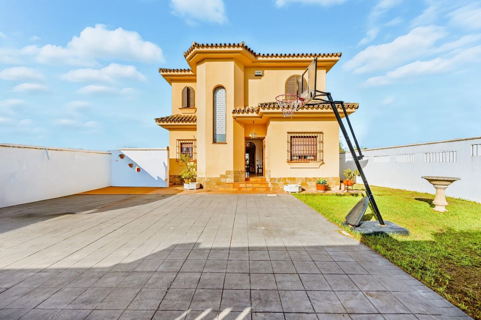 5 sypialnia Willa na sprzedaż w Chiclana de la Frontera z basenem garażem - 650 000 € (Ref: 9337869)