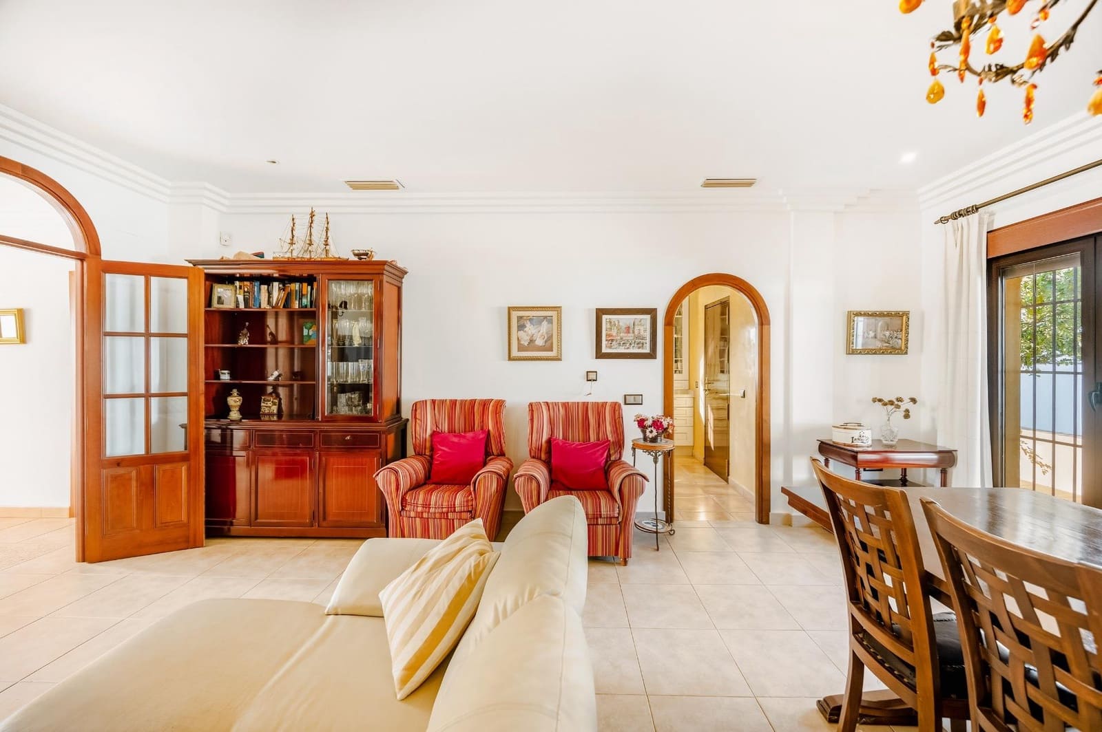5 sypialnia Willa na sprzedaż w Chiclana de la Frontera z basenem garażem - 630 000 € (Ref: 9337869)