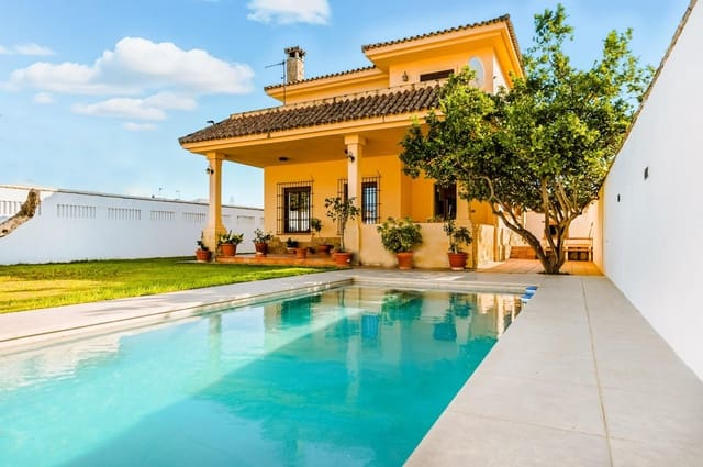 5 bedroom Villa for sale in Chiclana de la Frontera with pool garage - € 630,000 (Ref: 9337869)