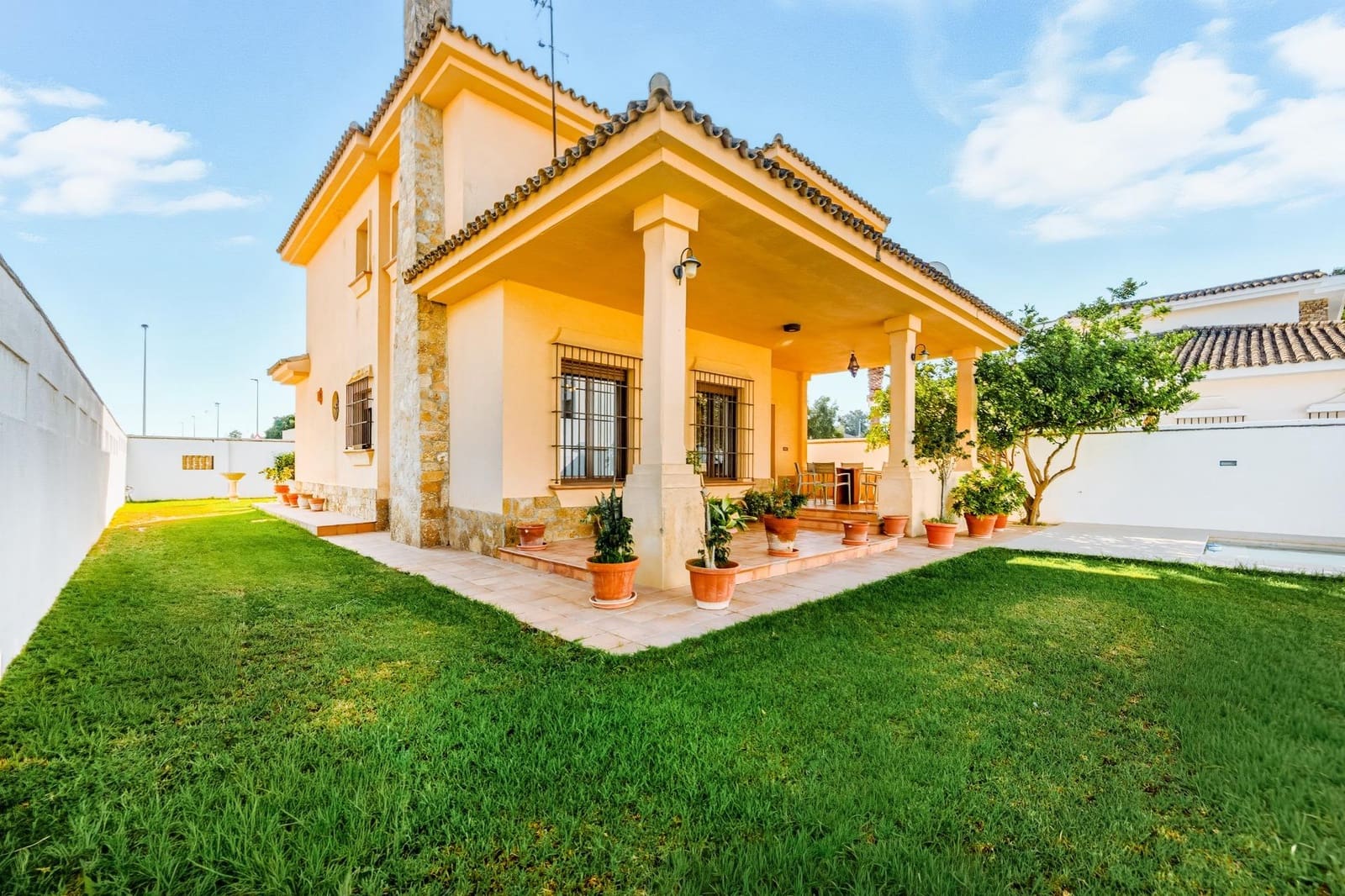5 sypialnia Willa na sprzedaż w Chiclana de la Frontera z basenem garażem - 630 000 € (Ref: 9337869)