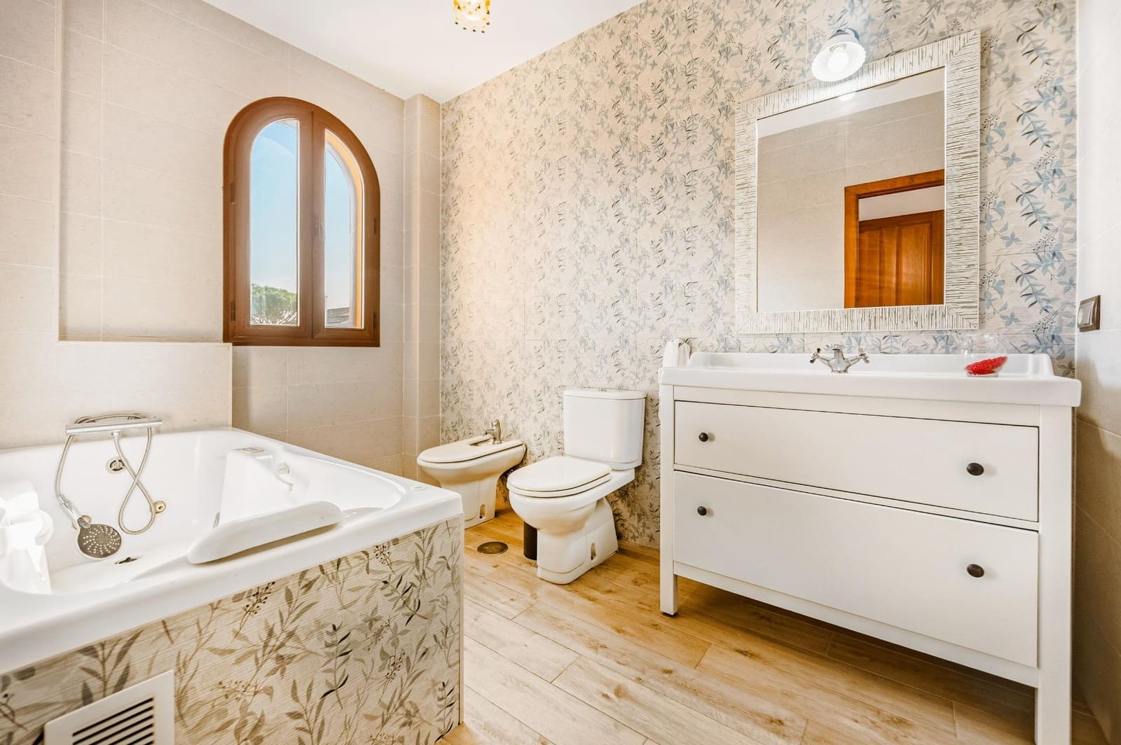 5 sypialnia Willa na sprzedaż w Chiclana de la Frontera z basenem garażem - 630 000 € (Ref: 9337869)