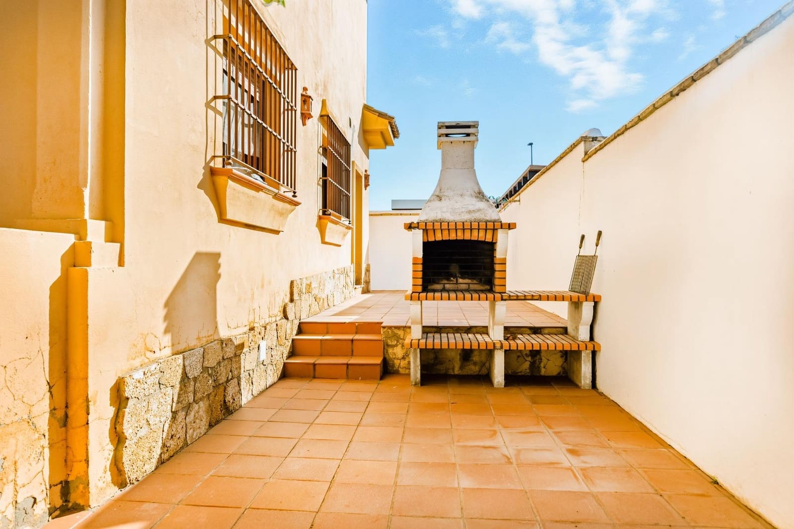 5 sypialnia Willa na sprzedaż w Chiclana de la Frontera z basenem garażem - 630 000 € (Ref: 9337869)