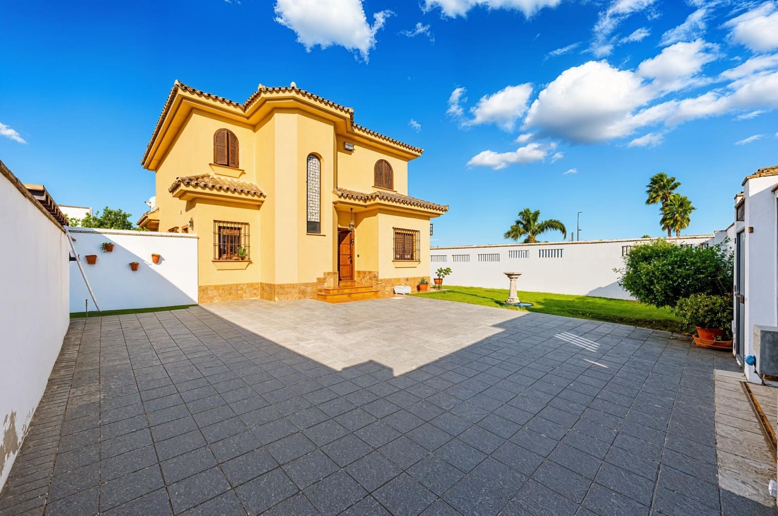 5 soveværelse Villa til salg i Chiclana de la Frontera med swimmingpool garage - € 630.000 (Ref: 9337869)