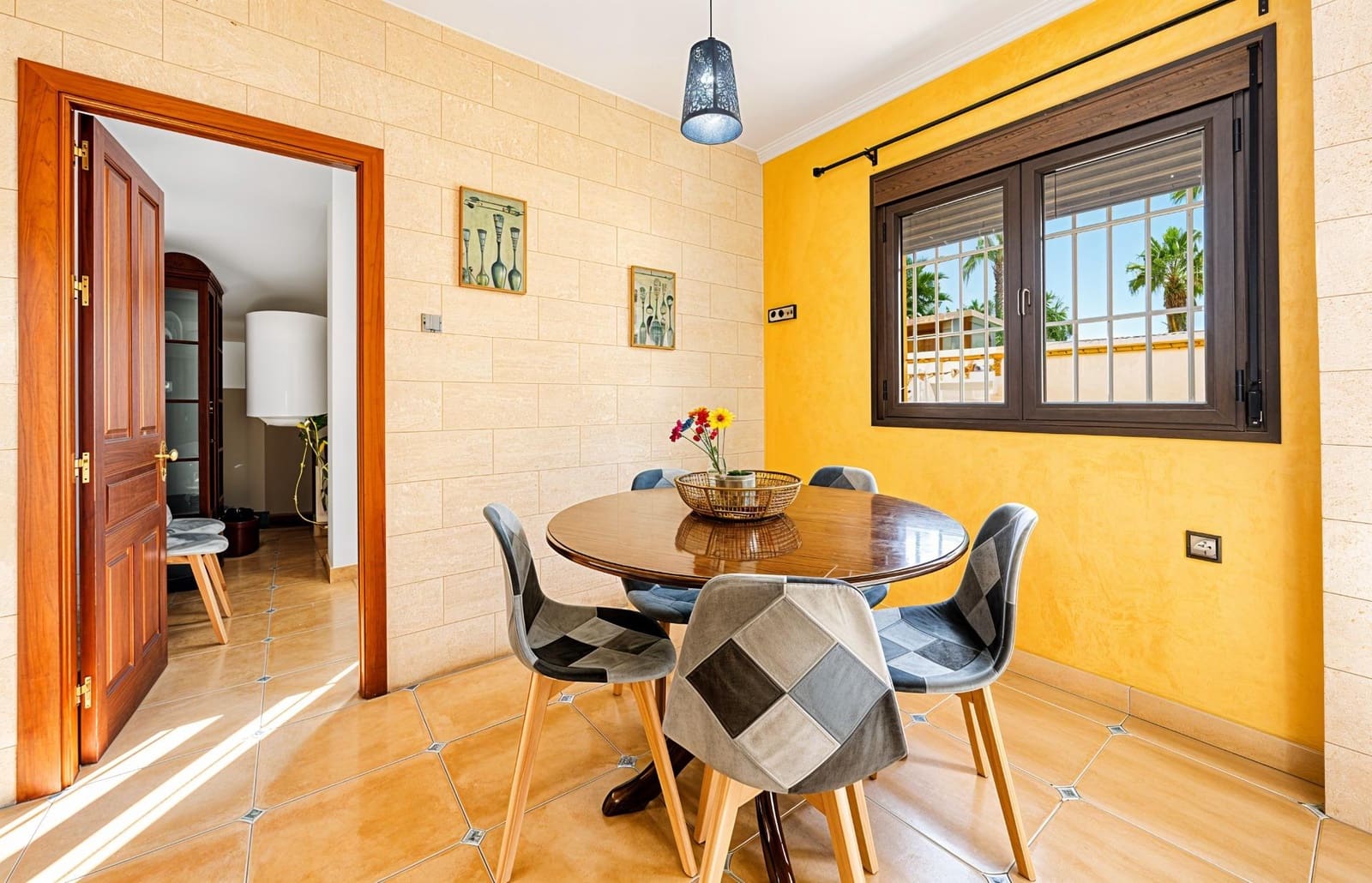 5 soveværelse Villa til salg i Chiclana de la Frontera med swimmingpool garage - € 630.000 (Ref: 9337869)