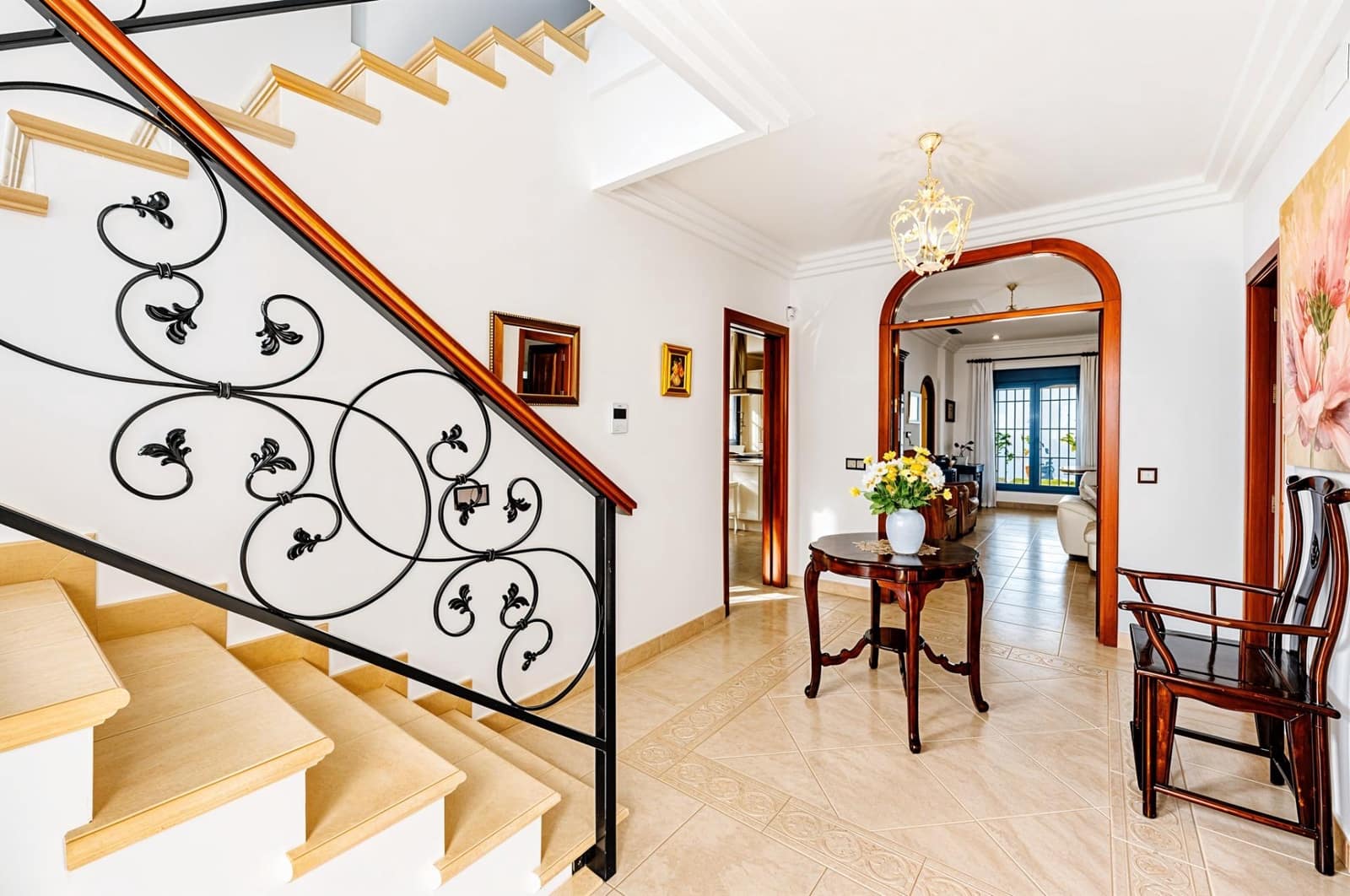5 bedroom Villa for sale in Chiclana de la Frontera with pool garage - € 630,000 (Ref: 9337869)