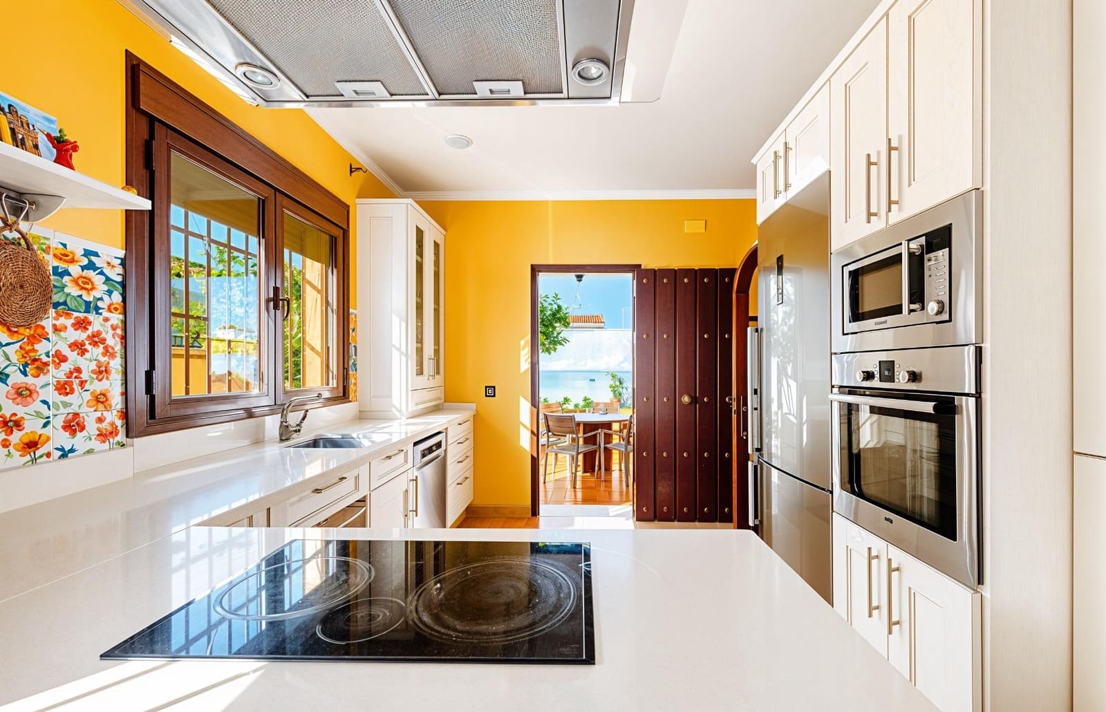 5 bedroom Villa for sale in Chiclana de la Frontera with pool garage - € 630,000 (Ref: 9337869)