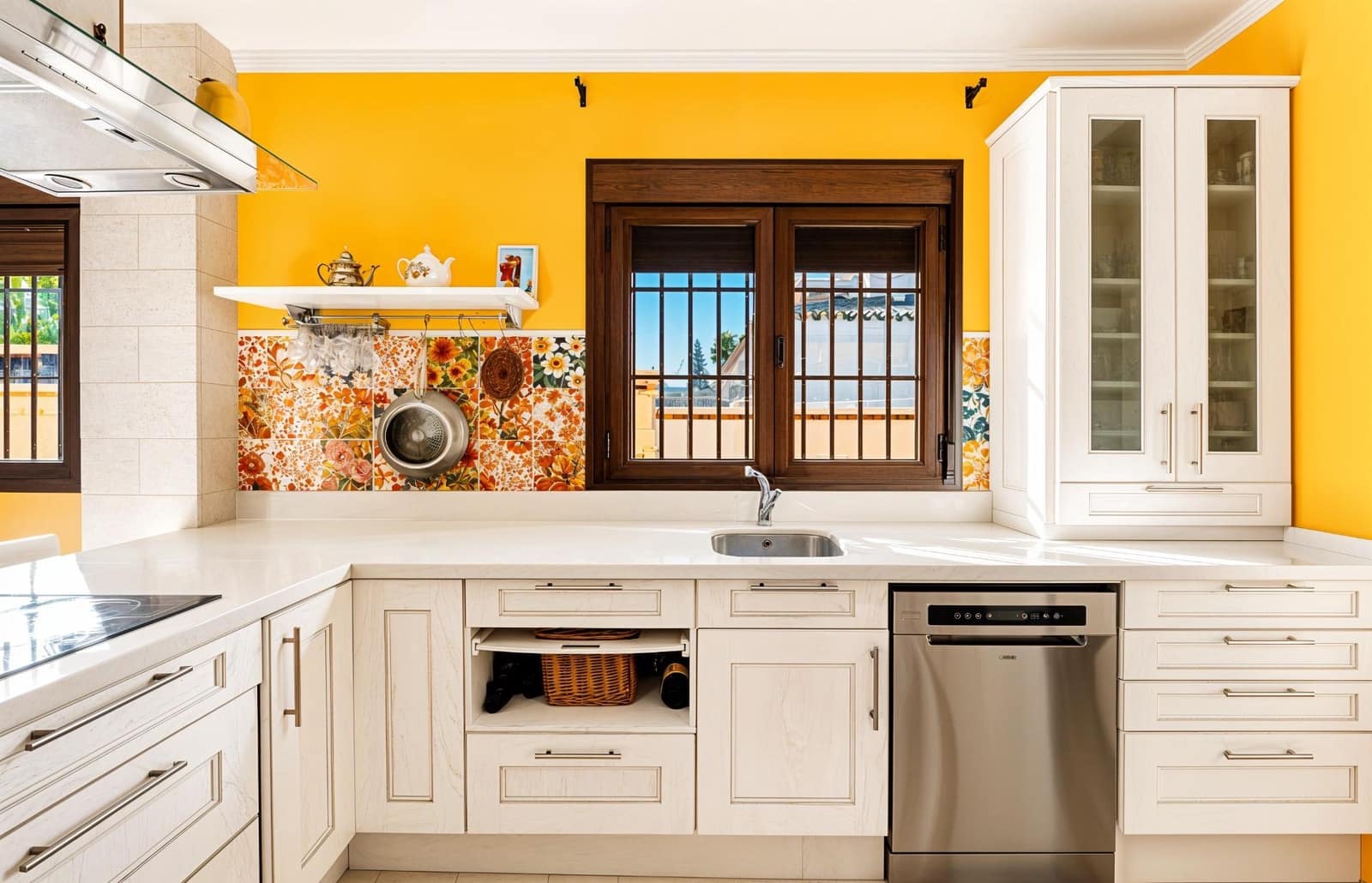 5 bedroom Villa for sale in Chiclana de la Frontera with pool garage - € 630,000 (Ref: 9337869)