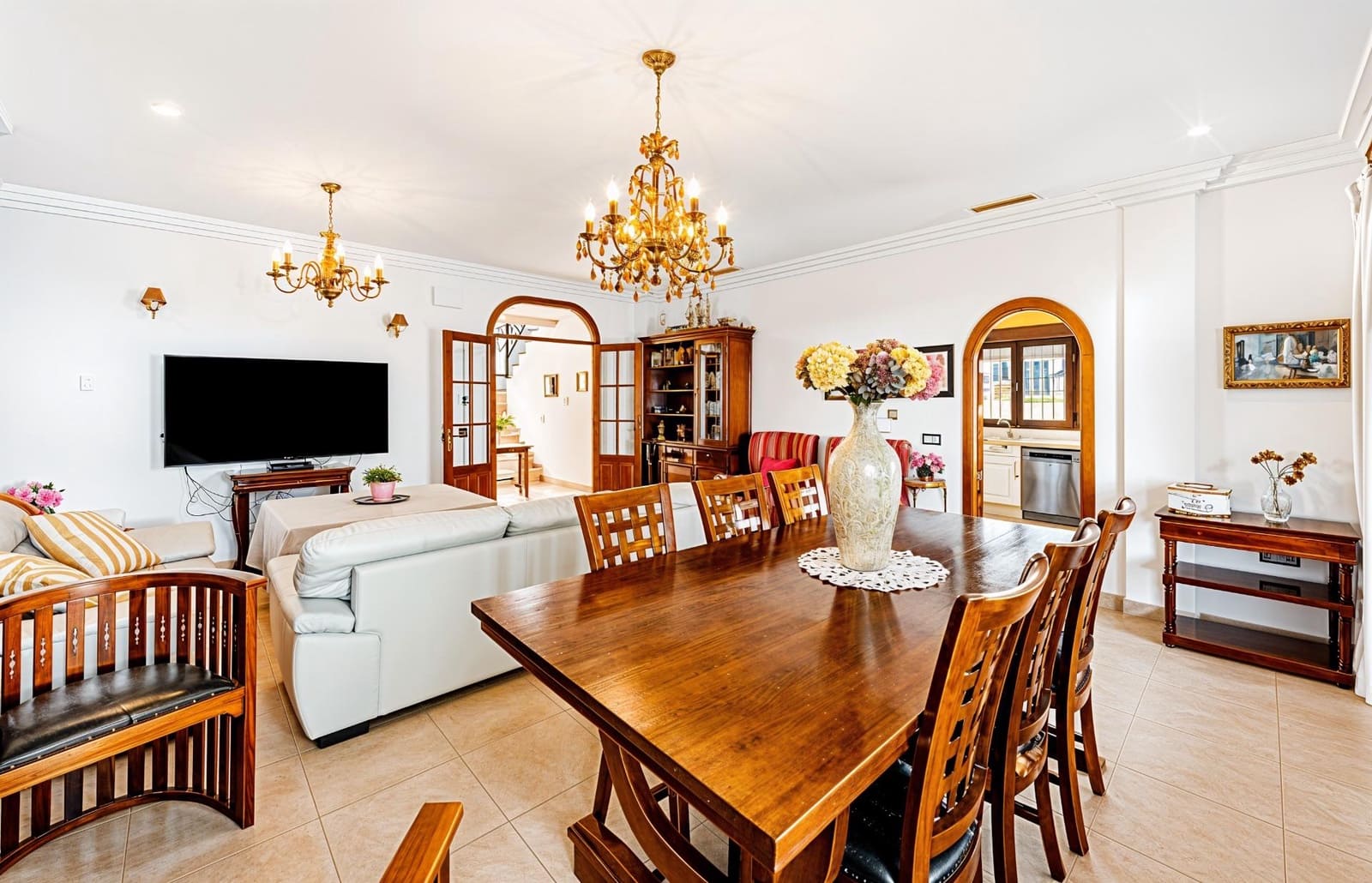5 slaapkamer Villa te koop in Chiclana de la Frontera met zwembad garage - € 630.000 (Ref: 9337869)