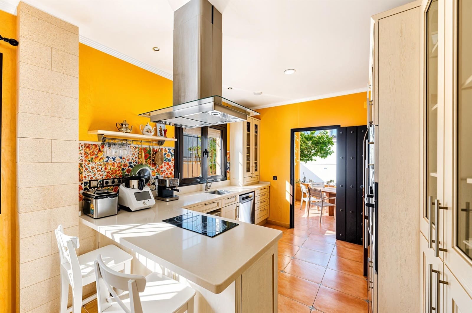 5 slaapkamer Villa te koop in Chiclana de la Frontera met zwembad garage - € 630.000 (Ref: 9337869)