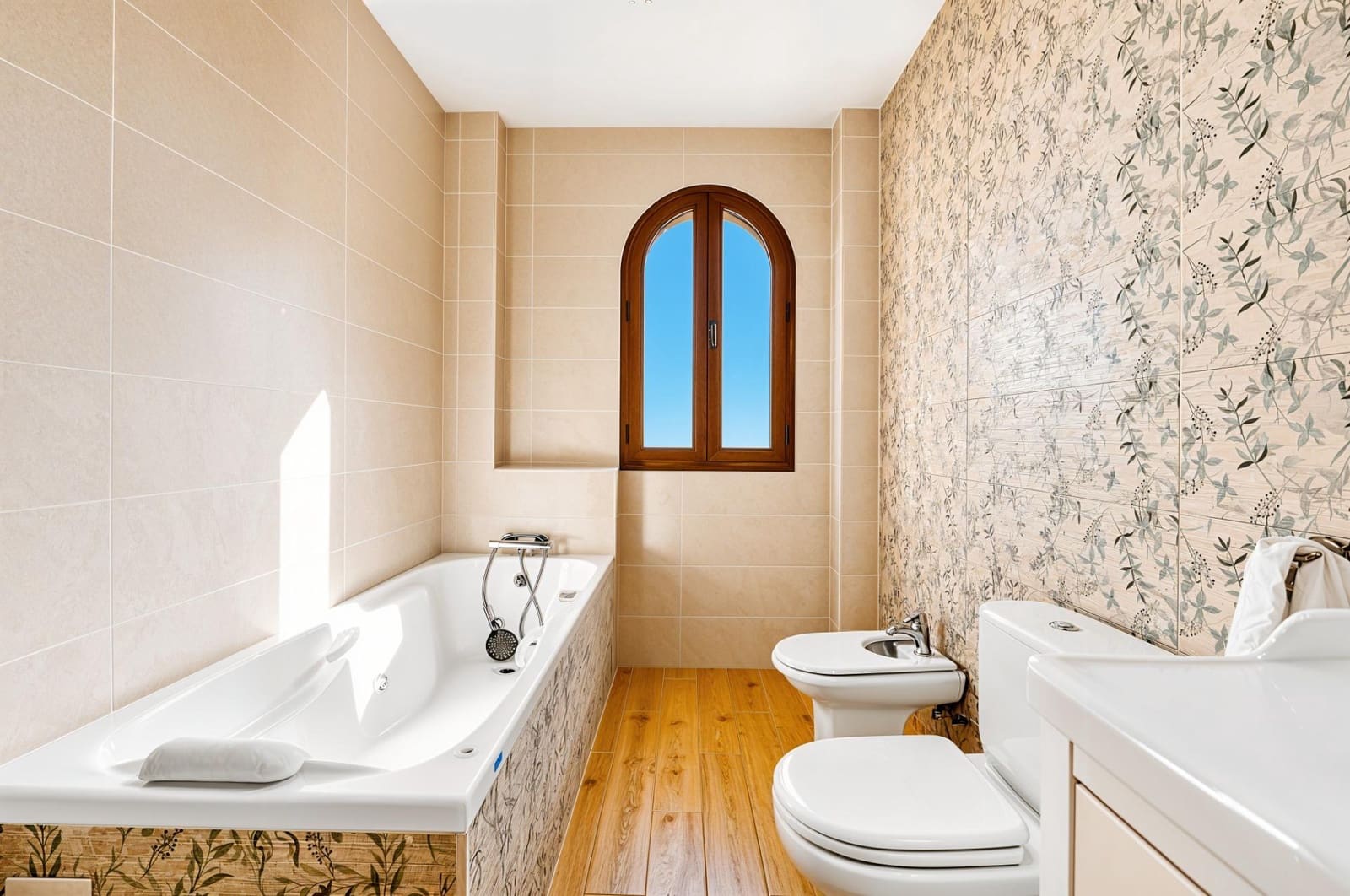 5 slaapkamer Villa te koop in Chiclana de la Frontera met zwembad garage - € 630.000 (Ref: 9337869)