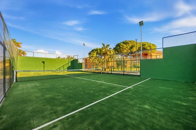 Adosado de 3 habitaciones en Novo Sancti Petri, Chiclana de la Frontera en venta con piscina - 669.900 € (Ref: 9419615)