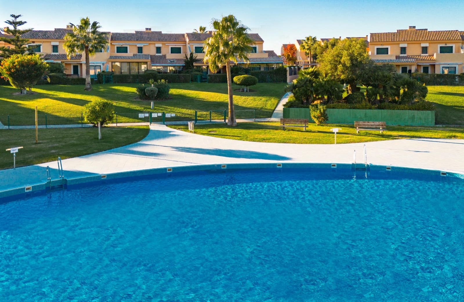 3 camera da letto Villetta a Schiera in vendita in Novo Sancti Petri con piscina - 669.900 € (Rif: 9419615)