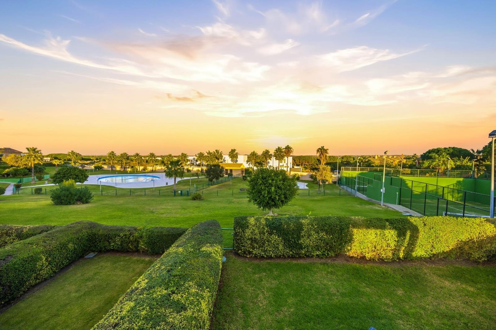 3 camera da letto Villetta a Schiera in vendita in Novo Sancti Petri con piscina - 669.900 € (Rif: 9419615)