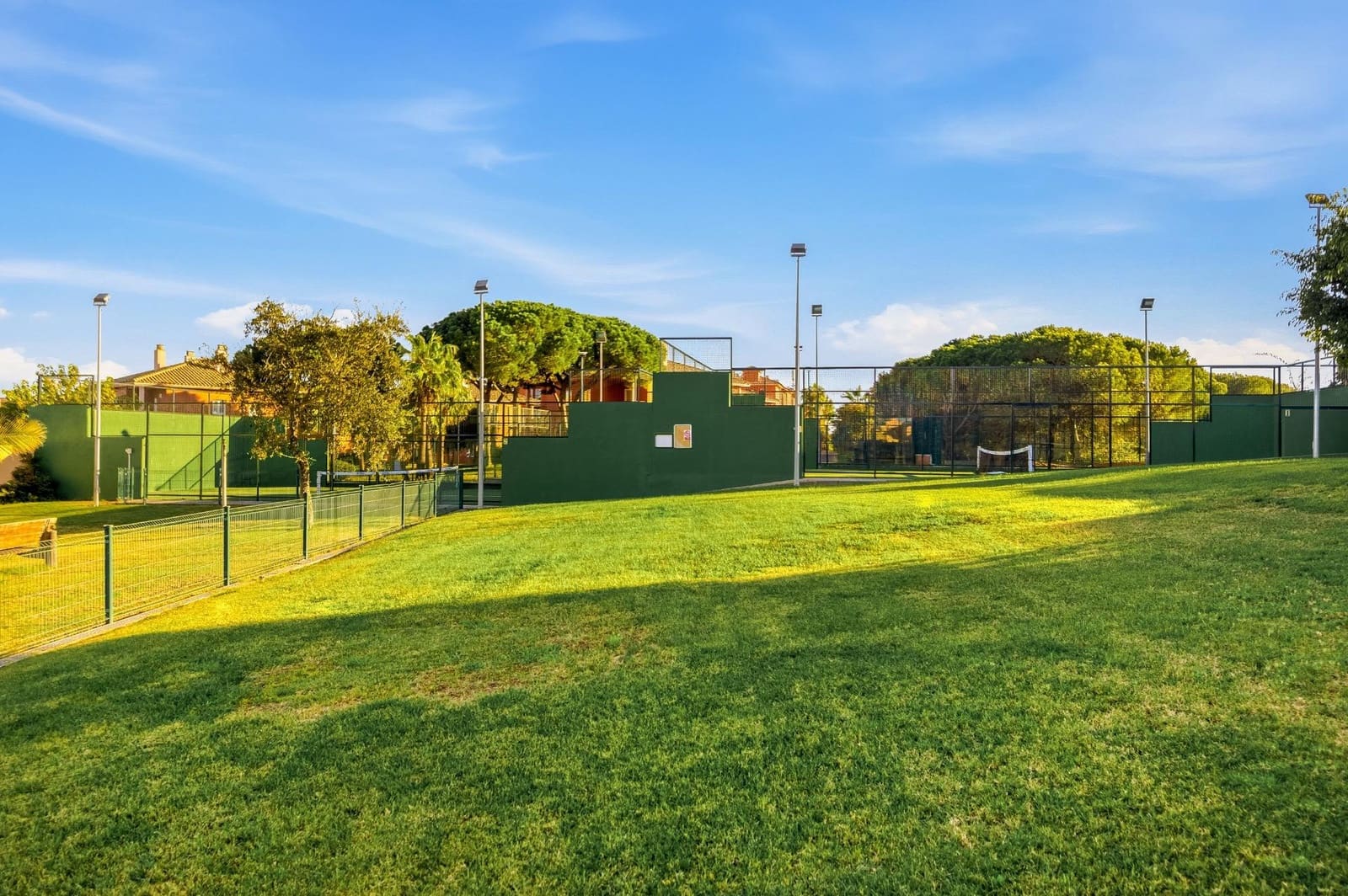 3 camera da letto Villetta a Schiera in vendita in Novo Sancti Petri con piscina - 669.900 € (Rif: 9419615)