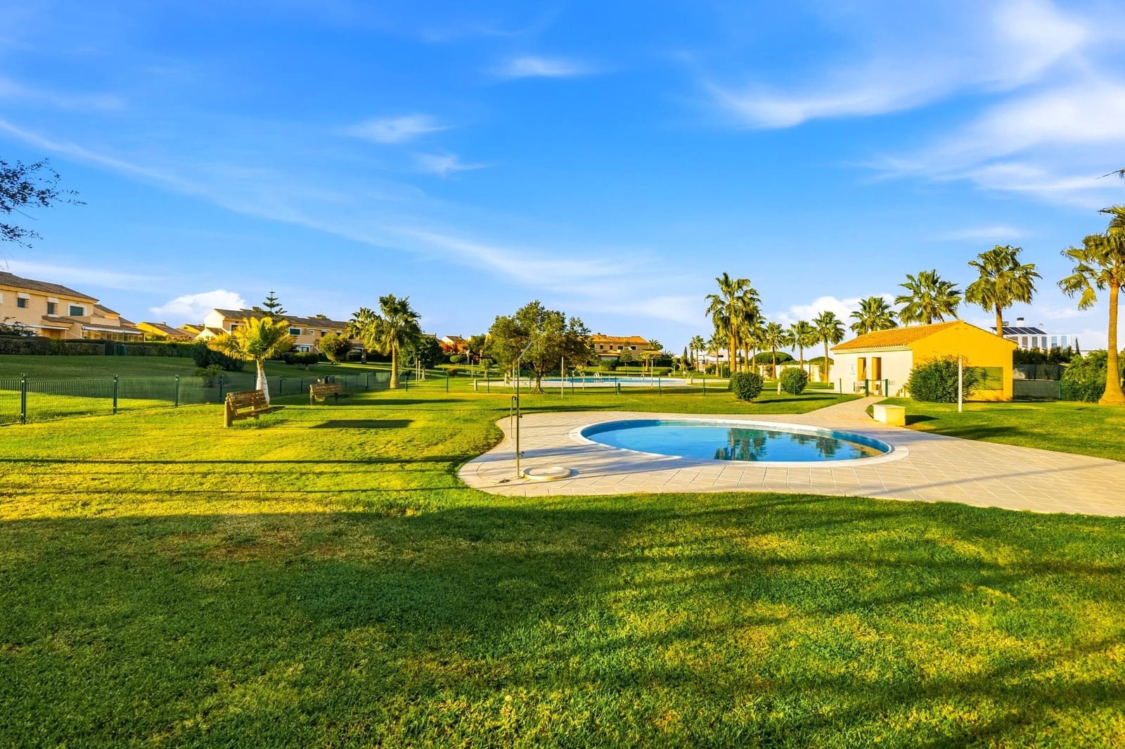 3 camera da letto Villetta a Schiera in vendita in Novo Sancti Petri con piscina - 669.900 € (Rif: 9419615)