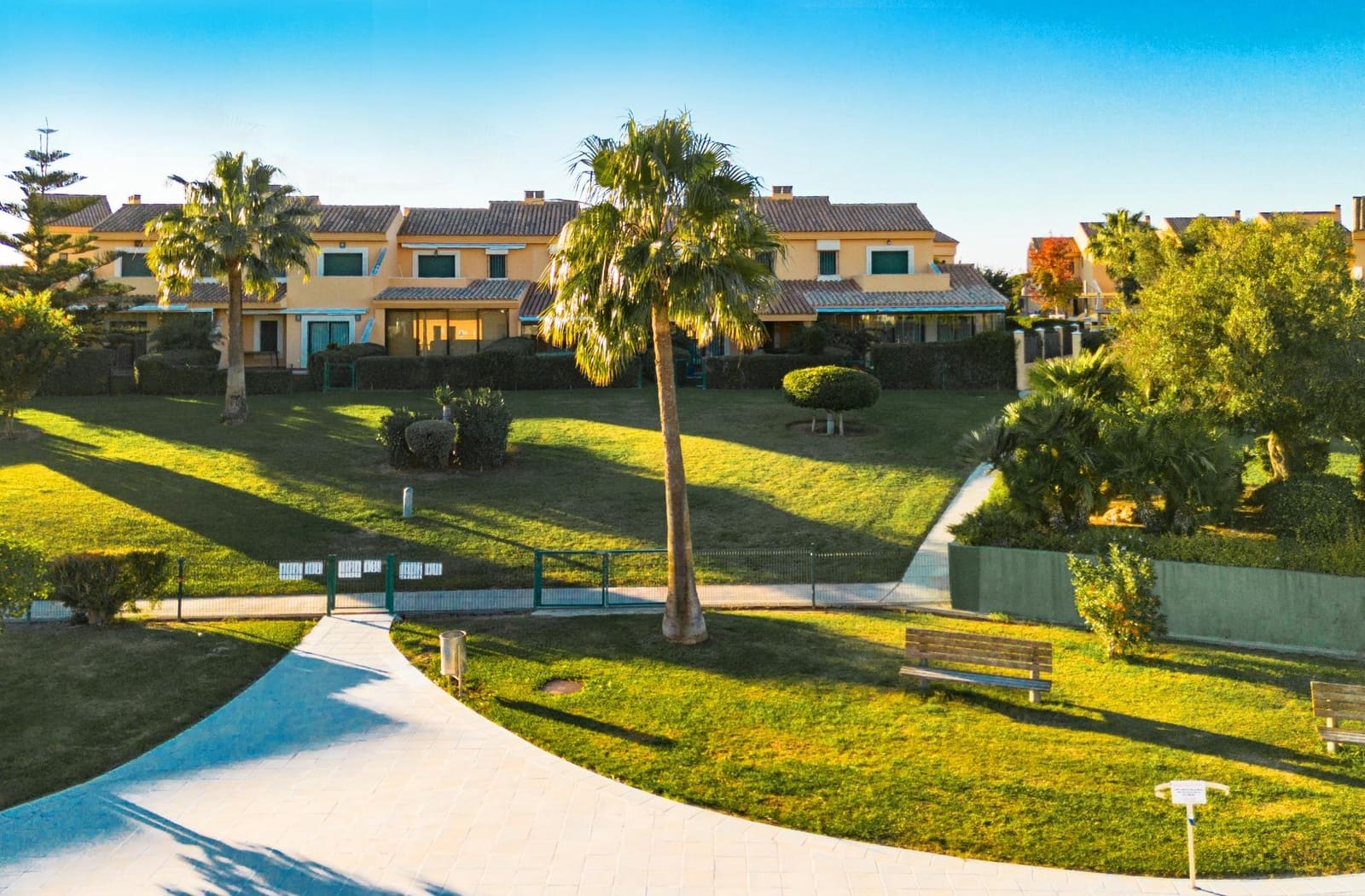 3 camera da letto Villetta a Schiera in vendita in Novo Sancti Petri con piscina - 669.900 € (Rif: 9419615)