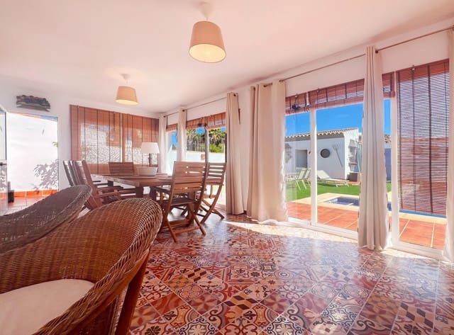 4 sovrum Villa till salu i Chiclana de la Frontera med pool garage - 434 990 € (Ref: 9509231)