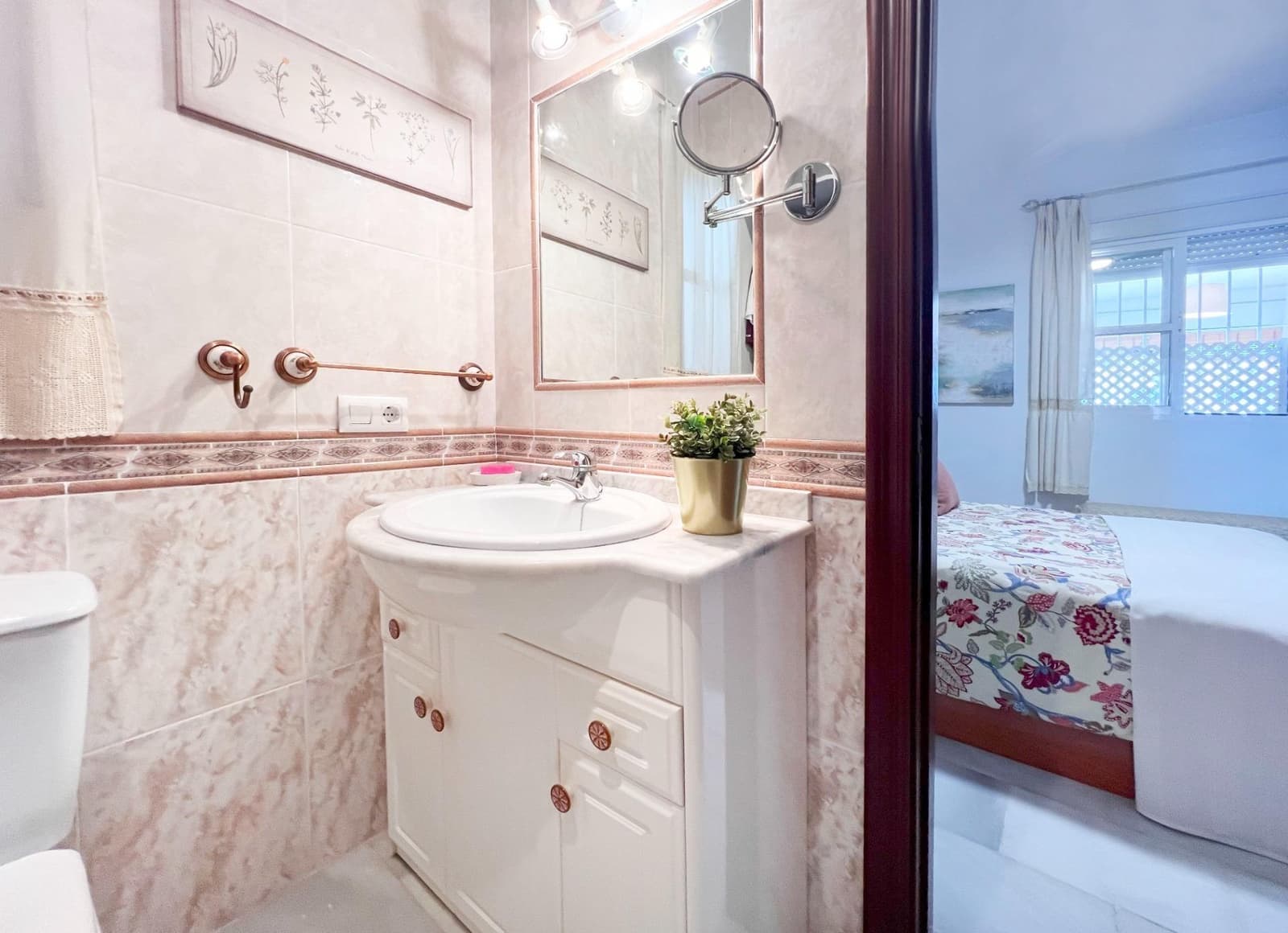 4 bedroom Villa for sale in Chiclana de la Frontera with pool garage - € 424,990 (Ref: 9509231)