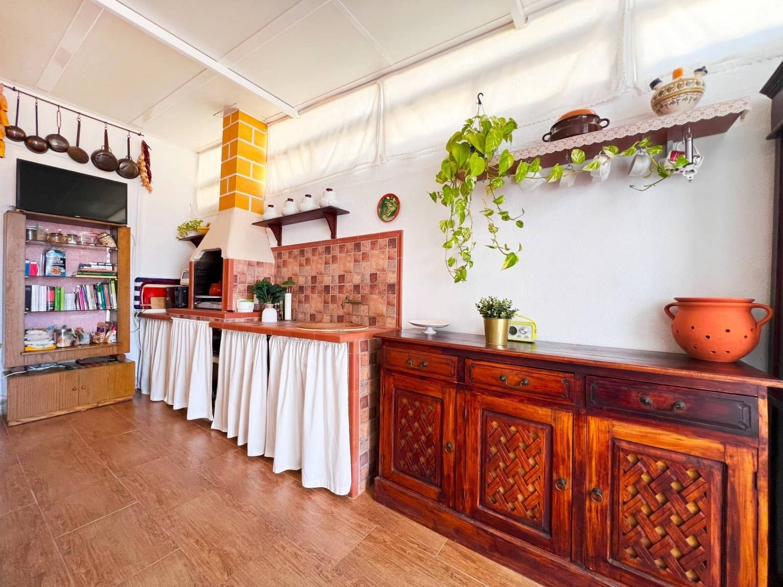 4 bedroom Villa for sale in Chiclana de la Frontera with pool garage - € 424,990 (Ref: 9509231)