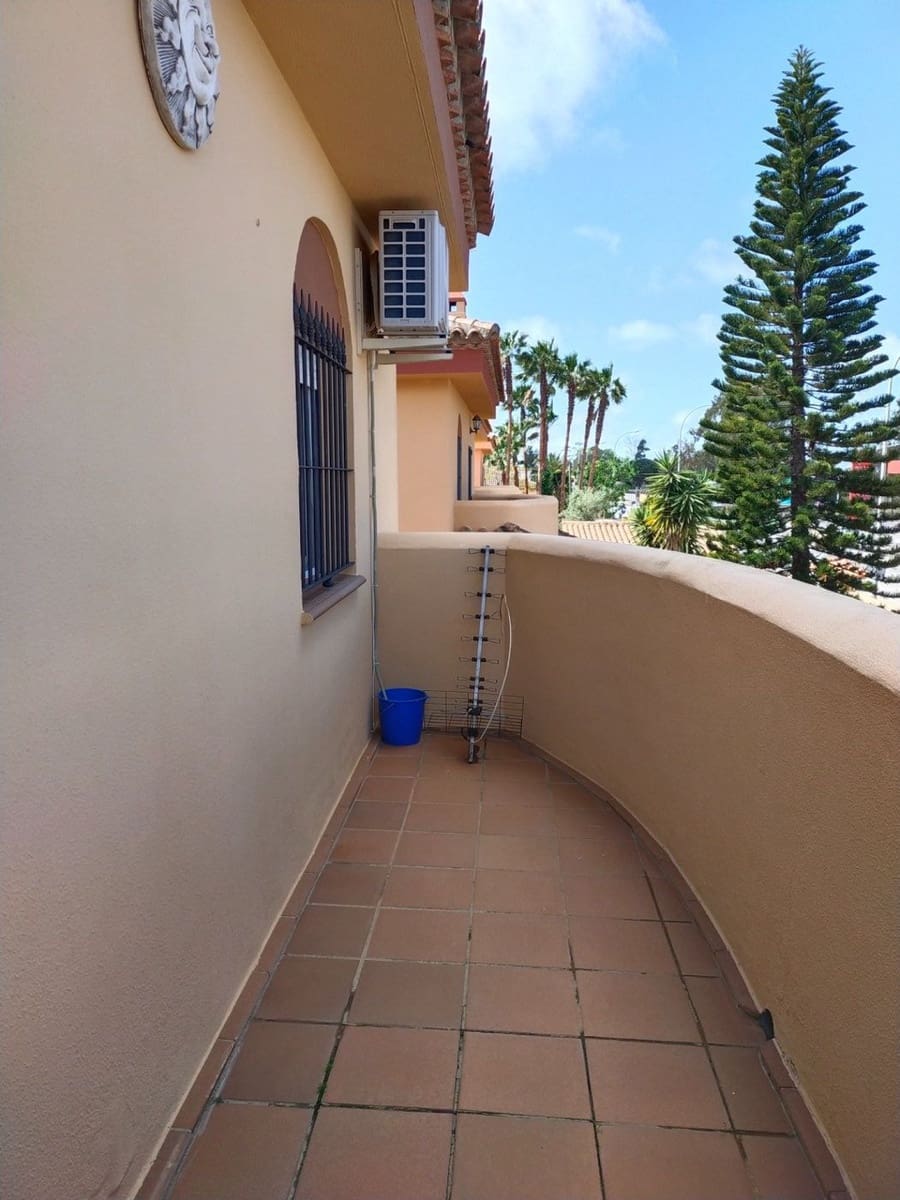 4 sypialnia Willa na sprzedaż w Chiclana de la Frontera z basenem - 400 000 € (Ref: 9527881)