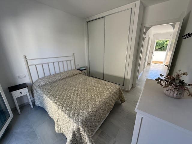 2 makuuhuone Huoneisto myytävänä paikassa La Barrosa, Chiclana de la Frontera mukana uima-altaan - 310 000 € (Ref: 9527883)