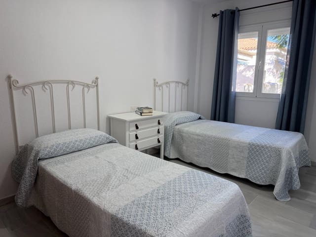 2 makuuhuone Huoneisto myytävänä paikassa La Barrosa, Chiclana de la Frontera mukana uima-altaan - 310 000 € (Ref: 9527883)