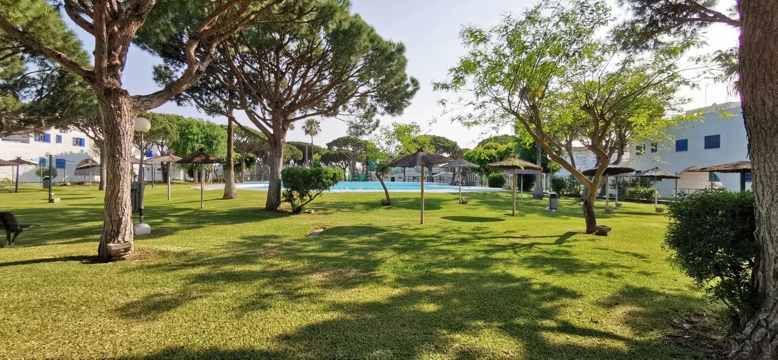 2 bedroom Apartment for sale in La Barrosa with pool - € 310,000 (Ref: 9527883)