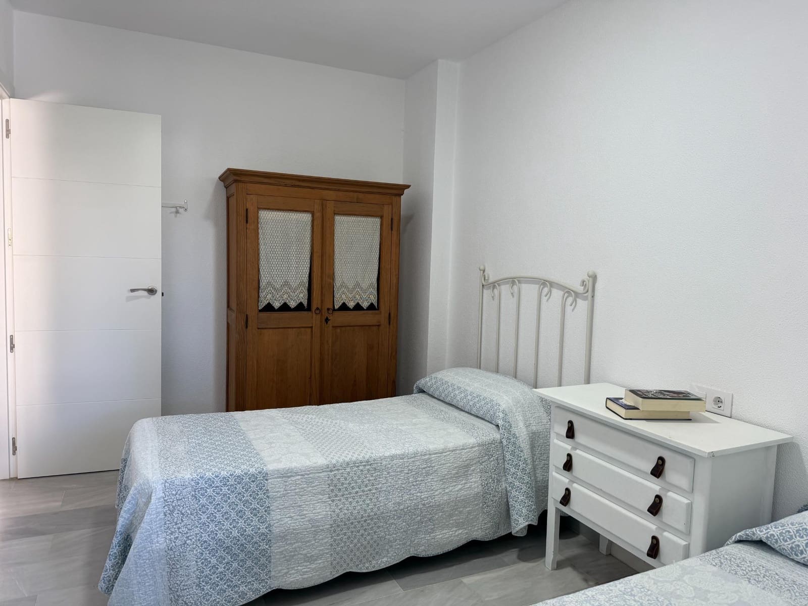 2 bedroom Apartment for sale in La Barrosa with pool - € 310,000 (Ref: 9527883)