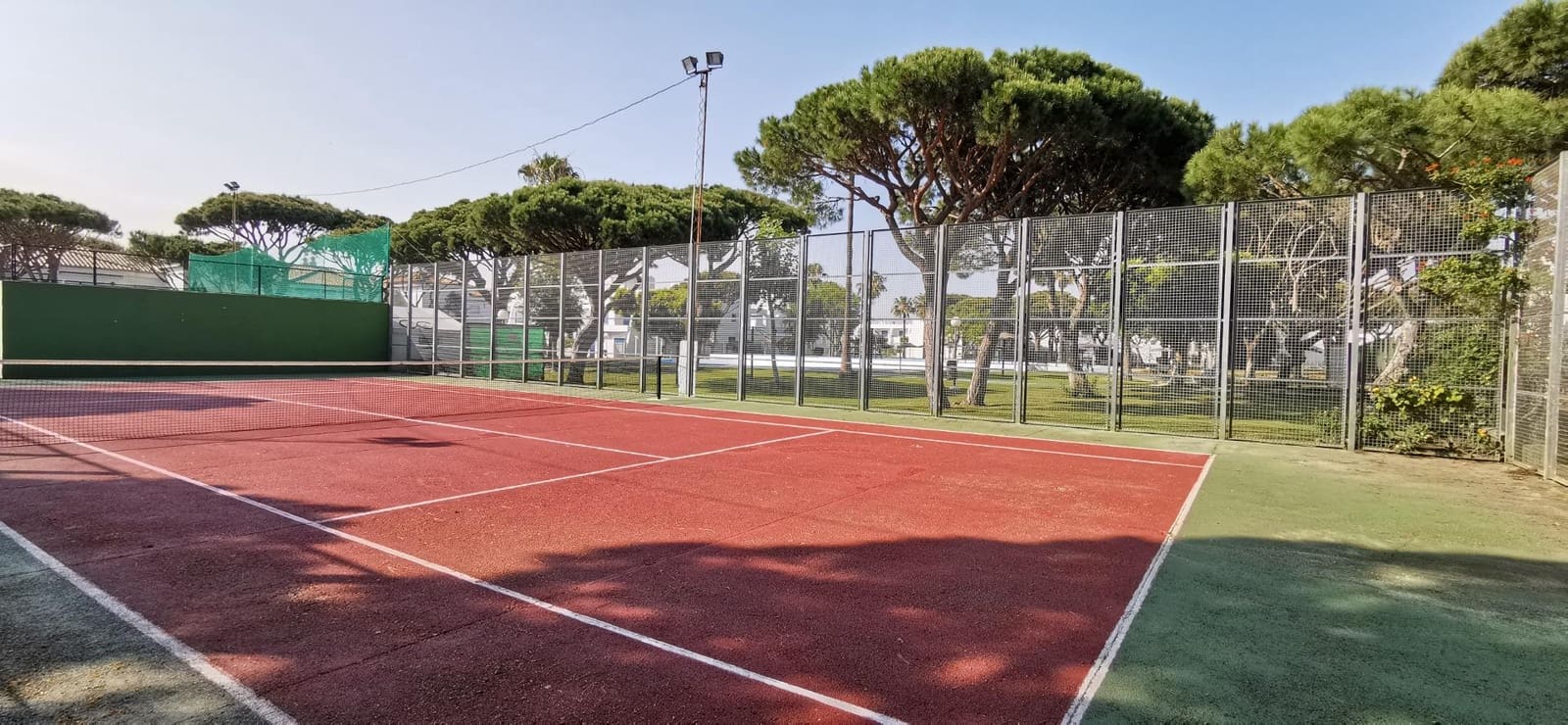 2 bedroom Apartment for sale in La Barrosa with pool - € 310,000 (Ref: 9527883)