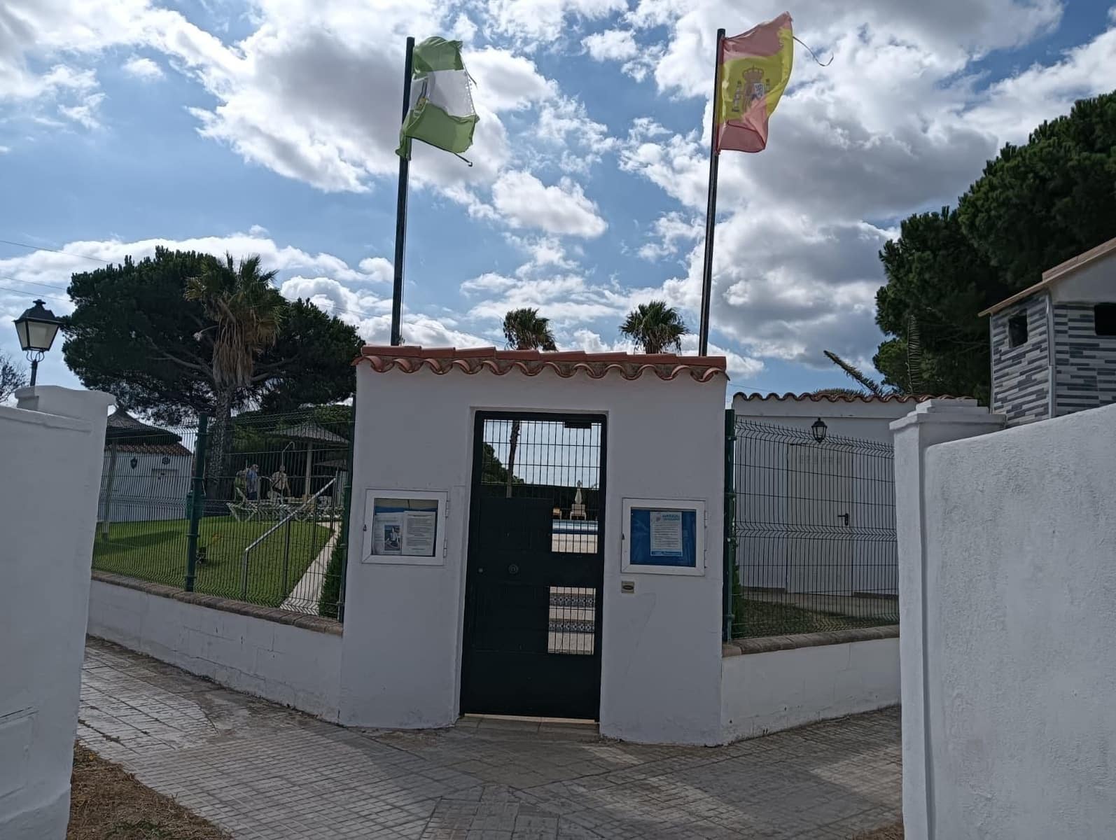 2 makuuhuone Rivitalo myytävänä paikassa Chiclana de la Frontera mukana uima-altaan - 209 900 € (Ref: 9535836)