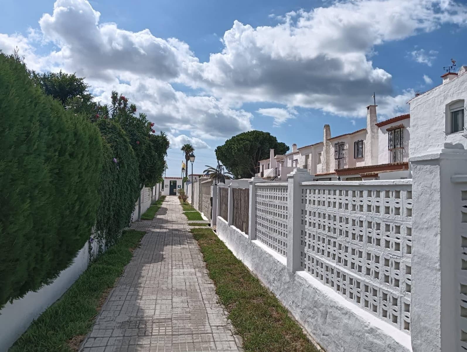 2 makuuhuone Rivitalo myytävänä paikassa Chiclana de la Frontera mukana uima-altaan - 209 900 € (Ref: 9535836)