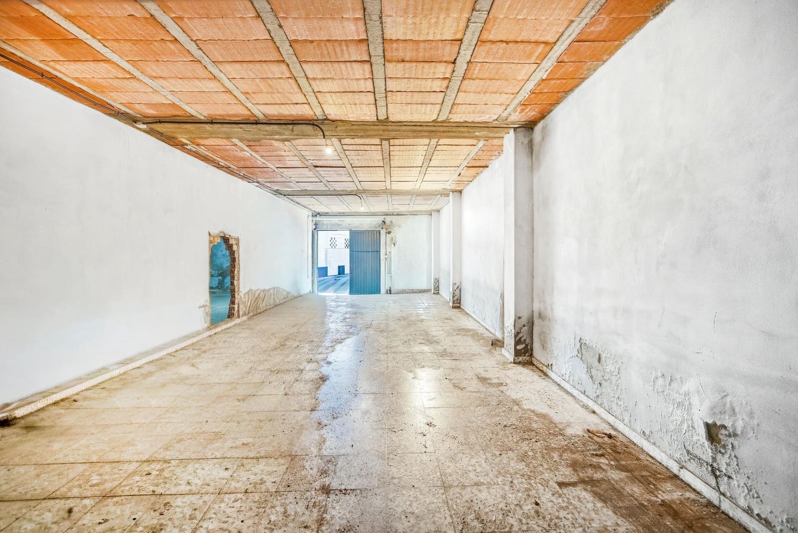 Commerciale in vendita in Chiclana de la Frontera con garage - 310.000 € (Rif: 9537343)