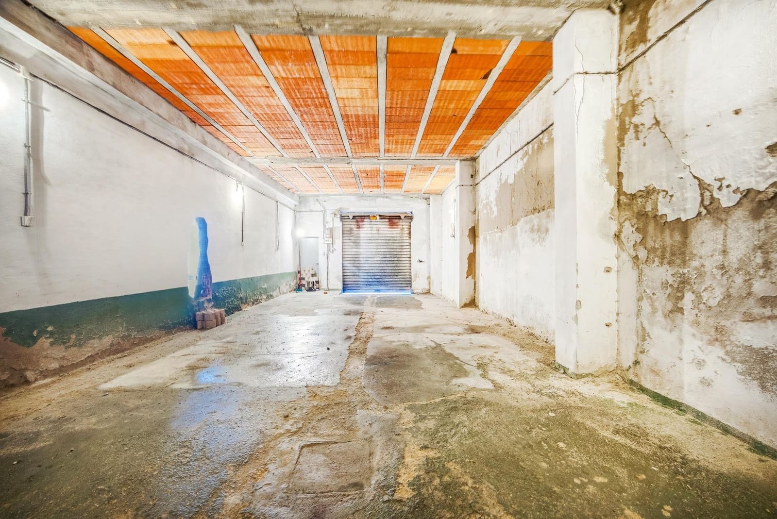 Commerciale in vendita in Chiclana de la Frontera con garage - 310.000 € (Rif: 9537343)