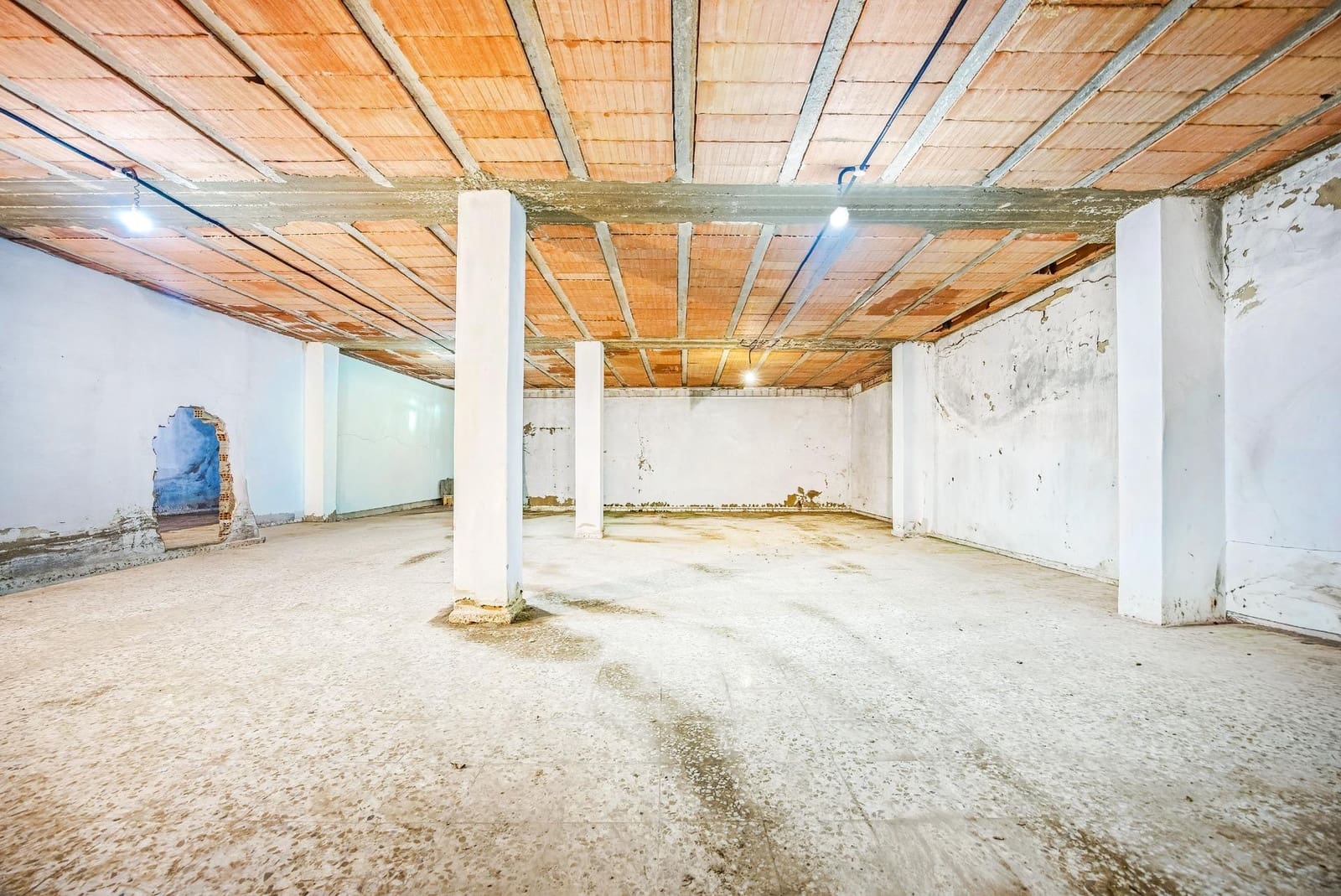 Kommersiell til salgs i Chiclana de la Frontera med garasje - € 310 000 (Ref: 9537343)