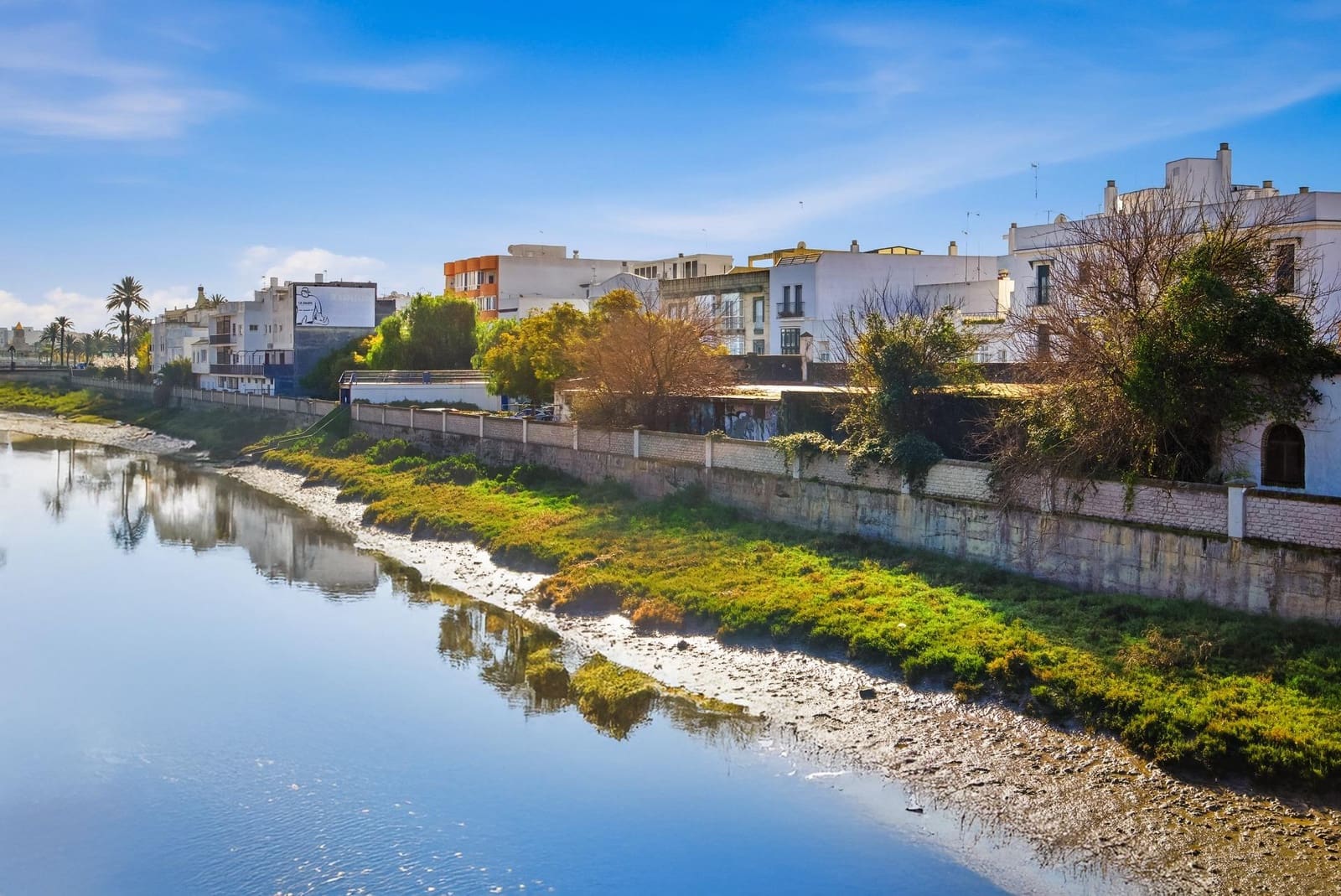 Commercial for sale in Chiclana de la Frontera with garage - € 310,000 (Ref: 9537343)