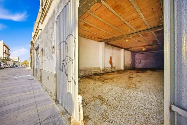 Comercial para venda em Chiclana de la Frontera com garagem - 310 000 € (Ref: 9537343)