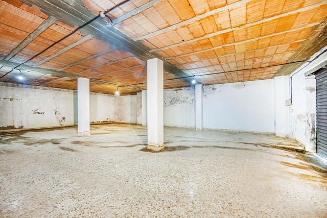 Comercial para venda em Chiclana de la Frontera com garagem - 310 000 € (Ref: 9537343)