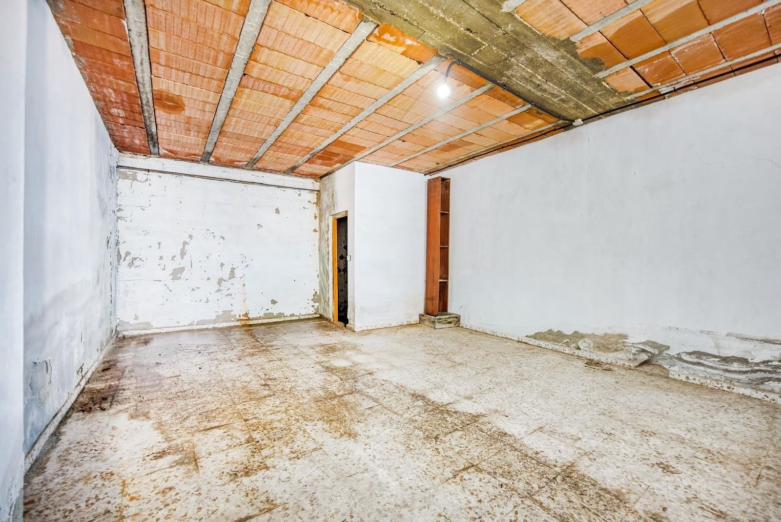 Commercial for sale in Chiclana de la Frontera with garage - € 310,000 (Ref: 9537343)