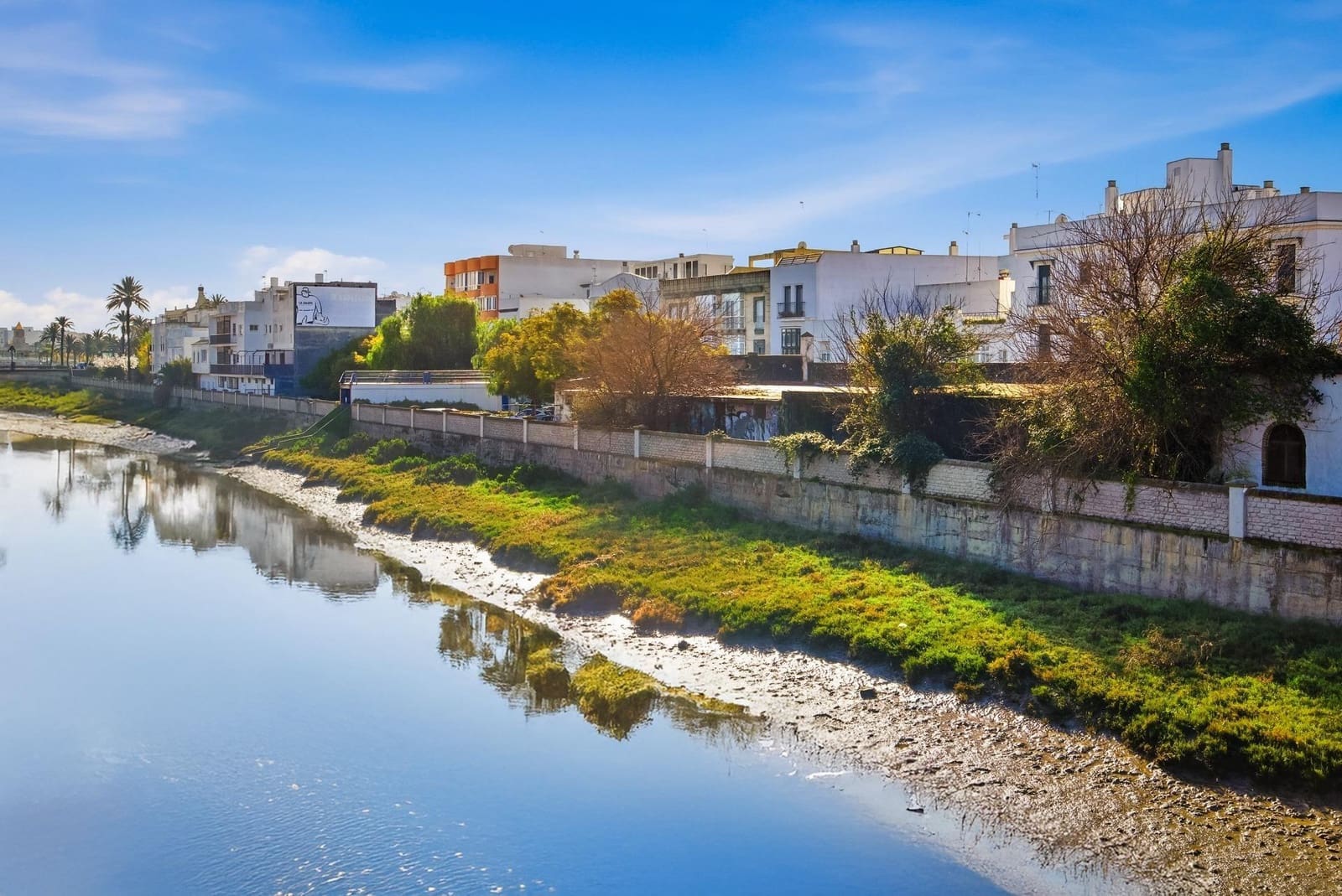 Commercial for sale in Chiclana de la Frontera with garage - € 310,000 (Ref: 9537343)