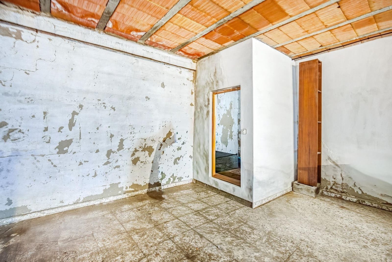 Commercial for sale in Chiclana de la Frontera with garage - € 310,000 (Ref: 9537343)
