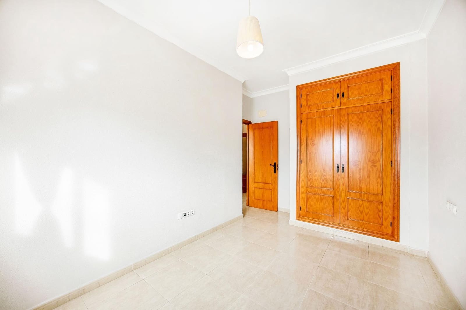 Piso de 2 habitaciones en Chiclana de la Frontera en venta - 144.990 € (Ref: 9608265)